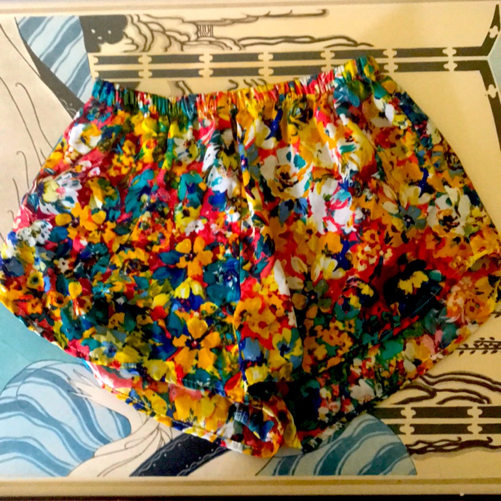 EUC S Ambiance Apparel floral shorts